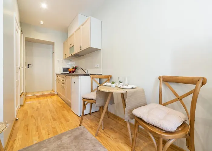 Valdemara Design In Center Apartment Riga